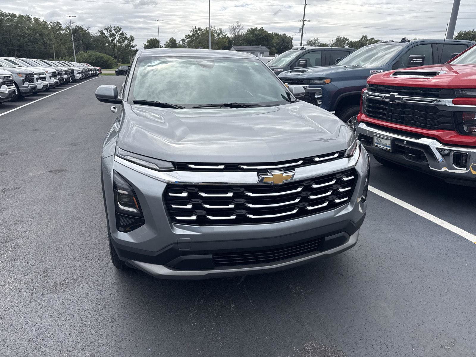 Used 2026 Chevrolet Equinox LT w/ LPO, Floor Liner Package AWD/4WD image 6