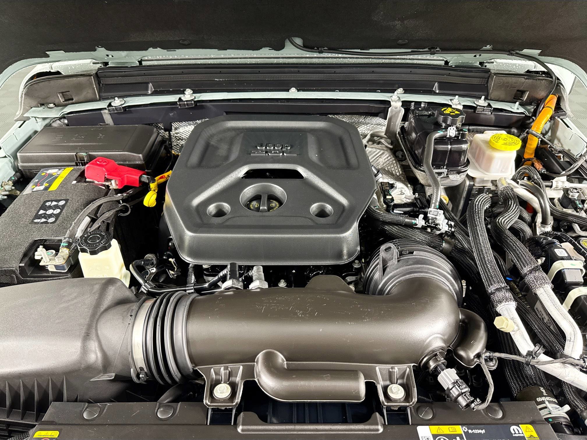 Used 2024 Jeep Wrangler Sahara image 14