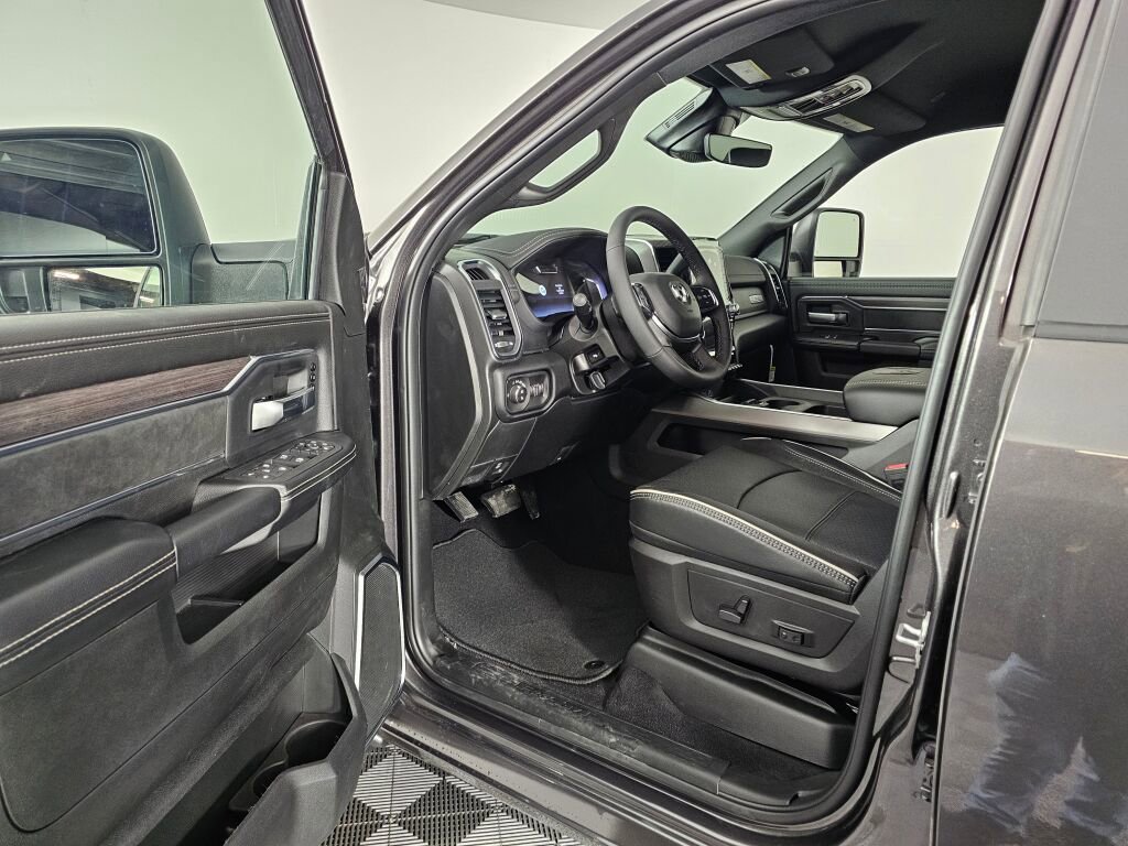 New 2026 RAM 2500 Laramie w/ Night Edition AWD/4WD image 22