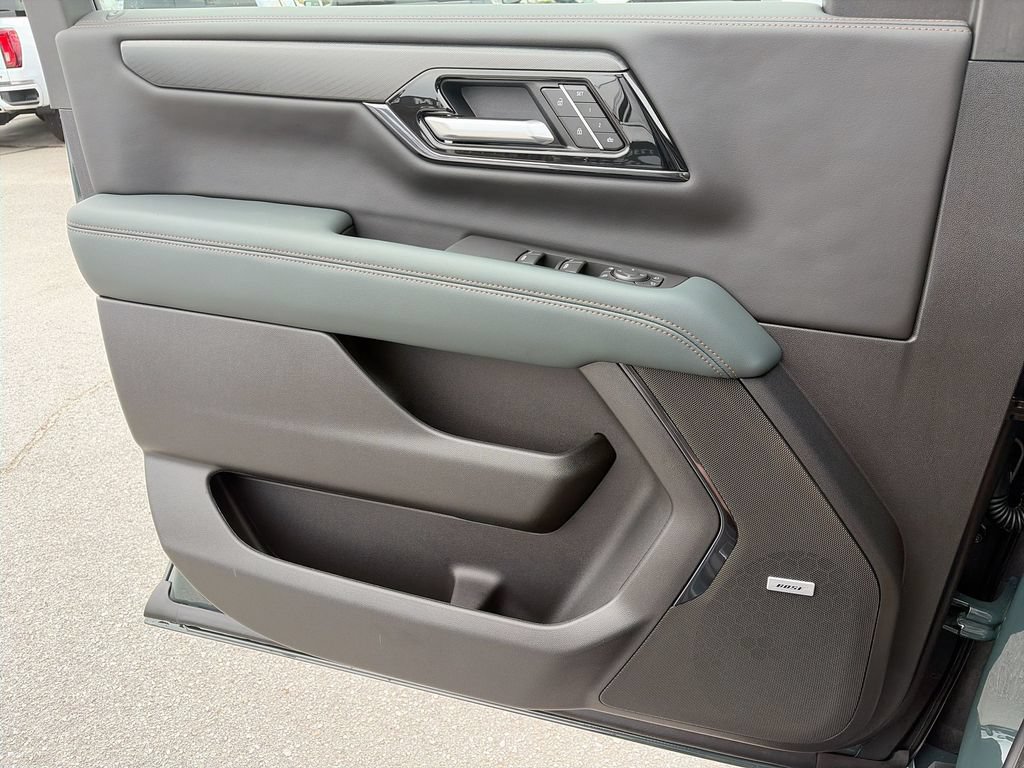 New 2026 GMC Yukon XL AT4 w/ AT4 Premium Plus Package AWD/4WD image 28