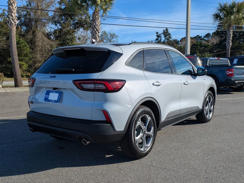 New 2026 Ford Escape ST-Line w/ Tech Pack #1 FWD image 4