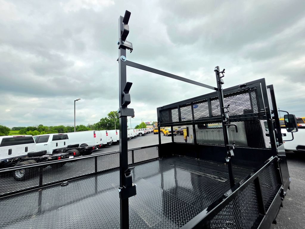 Used 2024 Chevrolet Low Cab Forward 5500XG RWD image 12