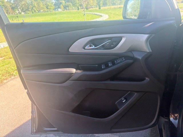 Used 2022 Chevrolet Traverse LT w/ LPO, Cargo Package AWD/4WD image 23