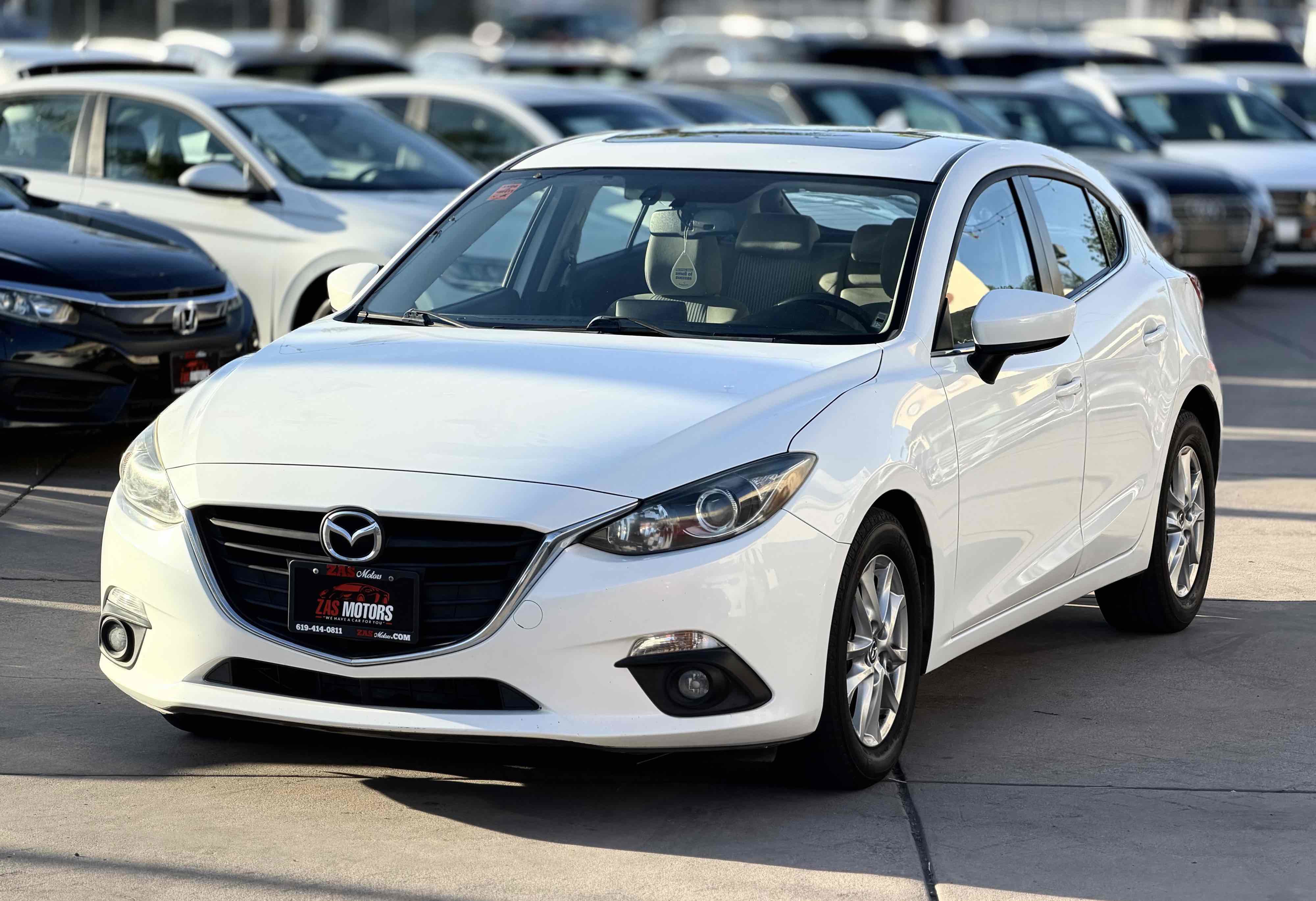 Used 2016 MAZDA MAZDA3 i Touring w/ Popular Equipment Package FWD image 3