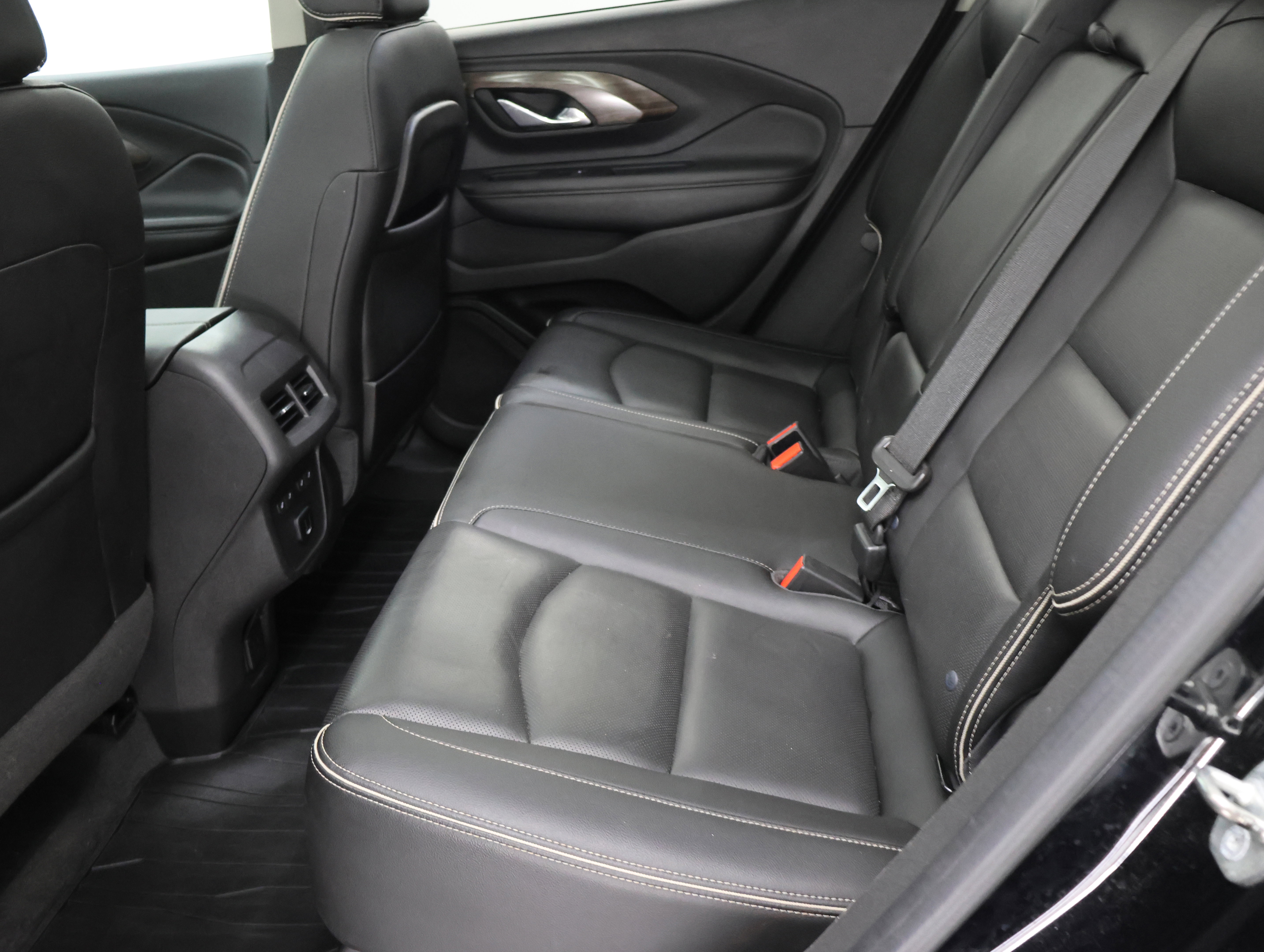 Used 2018 GMC Terrain Denali w/ Comfort Package AWD/4WD image 36