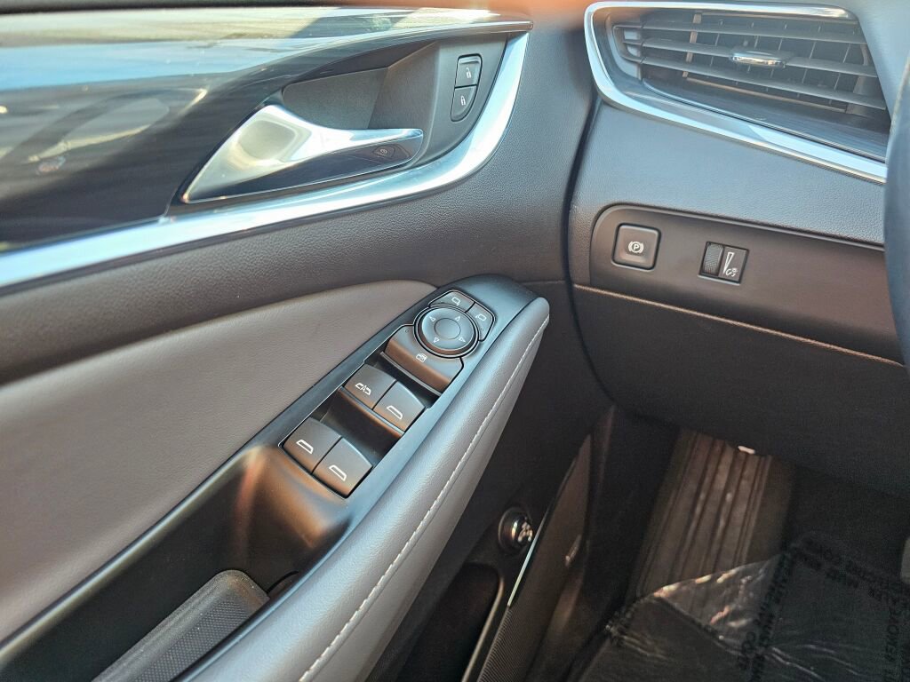 Used 2023 Buick Enclave Essence image 40