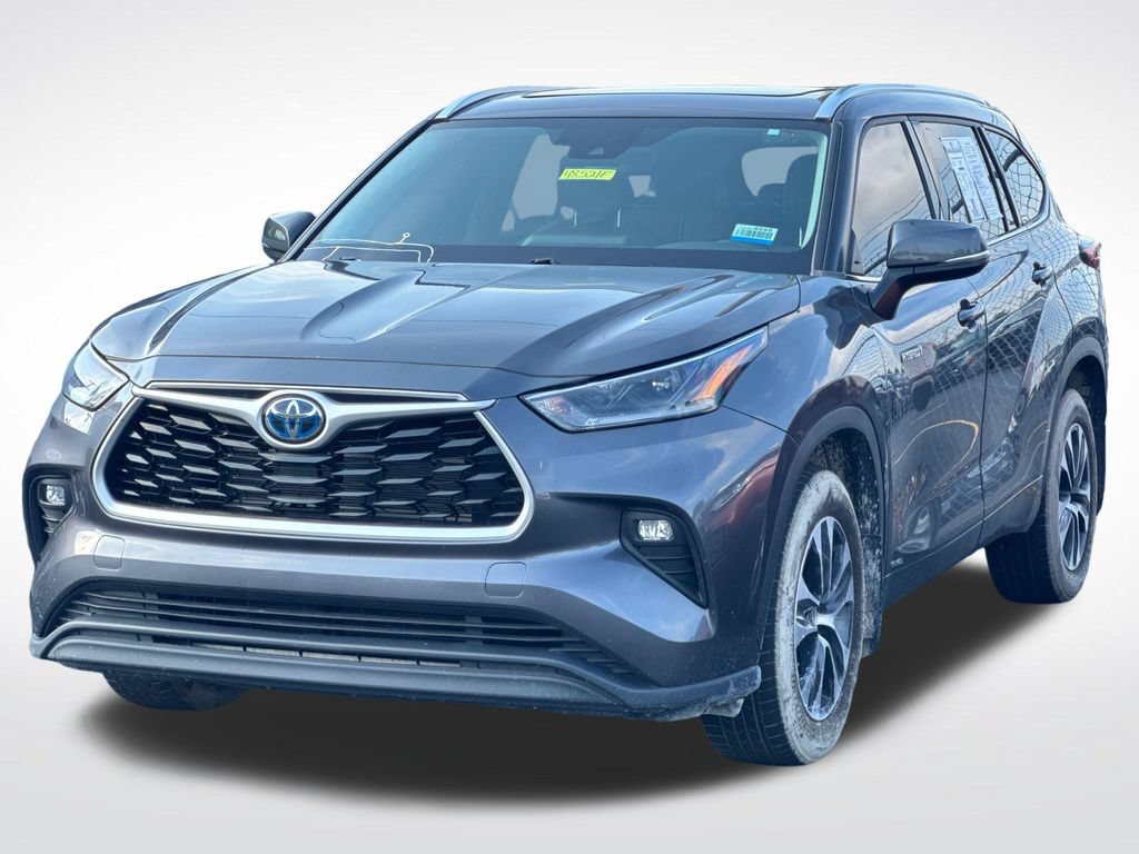 Used 2021 Toyota Highlander XLE AWD/4WD image 6