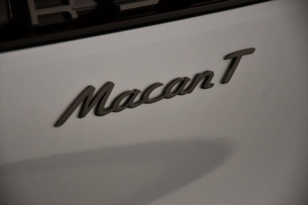 Certified 2026 Porsche Macan Turbo AWD/4WD image 11