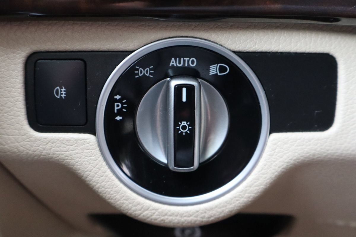 Used 2013 Mercedes-Benz GLK 250 BlueTEC 4MATIC image 28