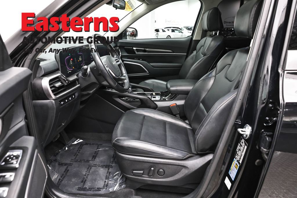 Used 2025 Kia Telluride S AWD/4WD image 14