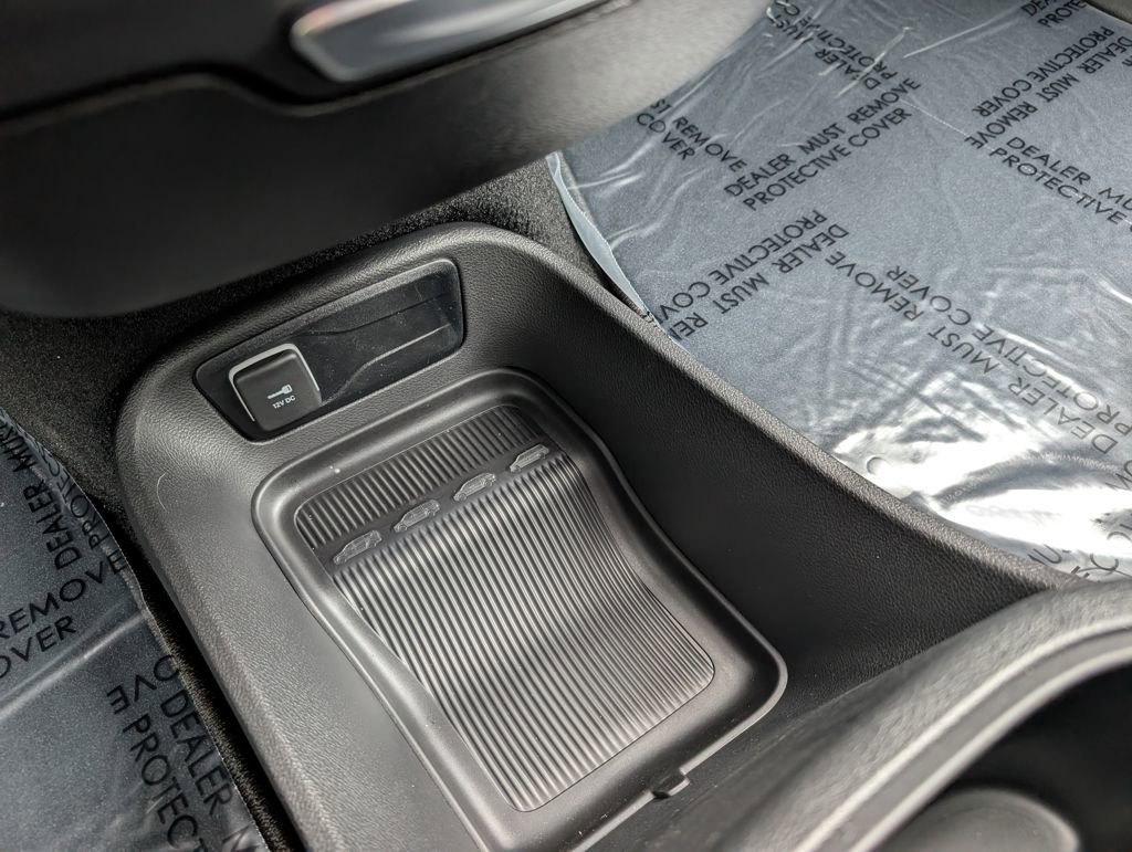 New 2026 Chrysler Pacifica Select w/ S Appearance Package FWD image 31