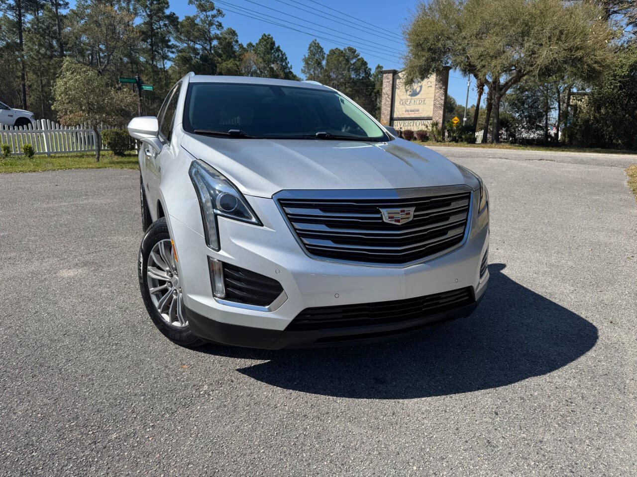 Used 2017 Cadillac XT5 Luxury image 36