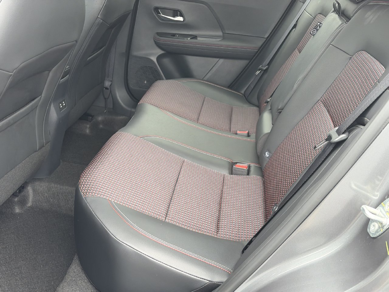 Used 2025 Nissan Kicks SR AWD/4WD image 19
