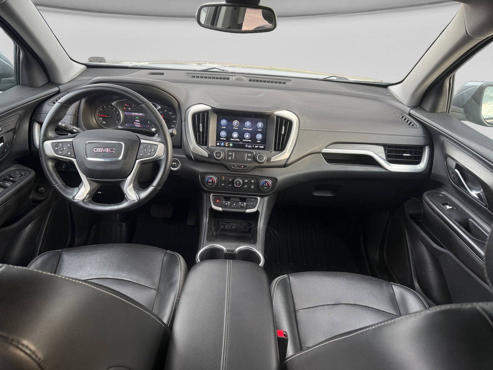 Used 2023 GMC Terrain SLT w/ LPO, Floor Liner Package image 15