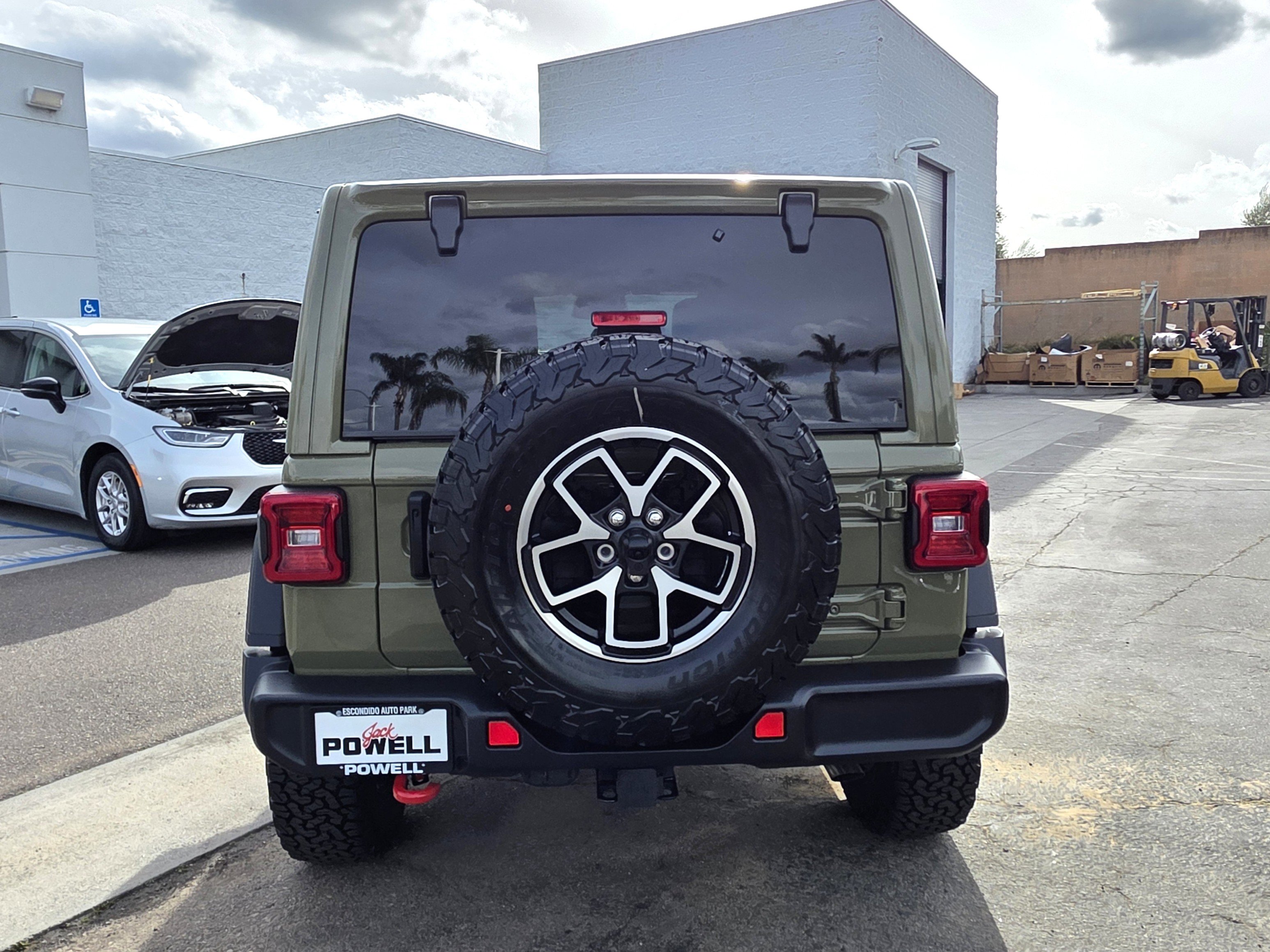 New 2026 Jeep Wrangler Unlimited Rubicon w/ Technology Group AWD/4WD image 4