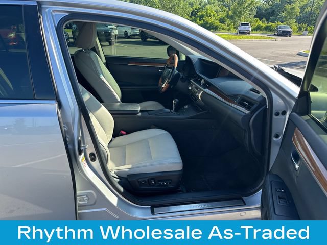 Used 2013 Lexus ES 300h w/ Luxury Pkg FWD image 18