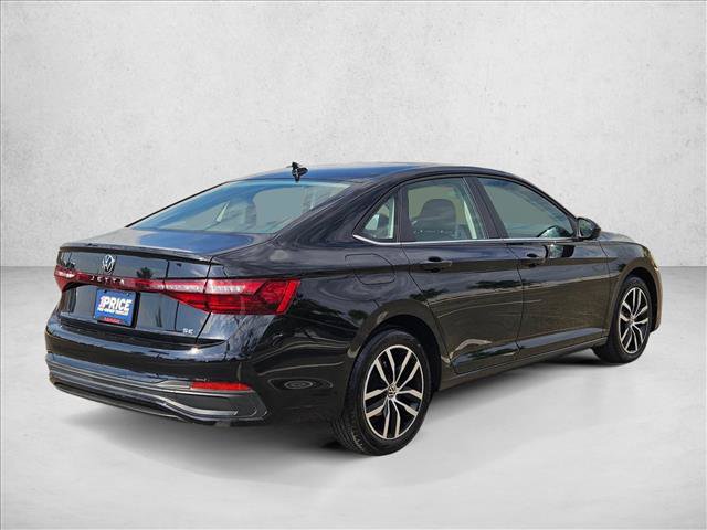Used 2025 Volkswagen Jetta SE FWD image 5