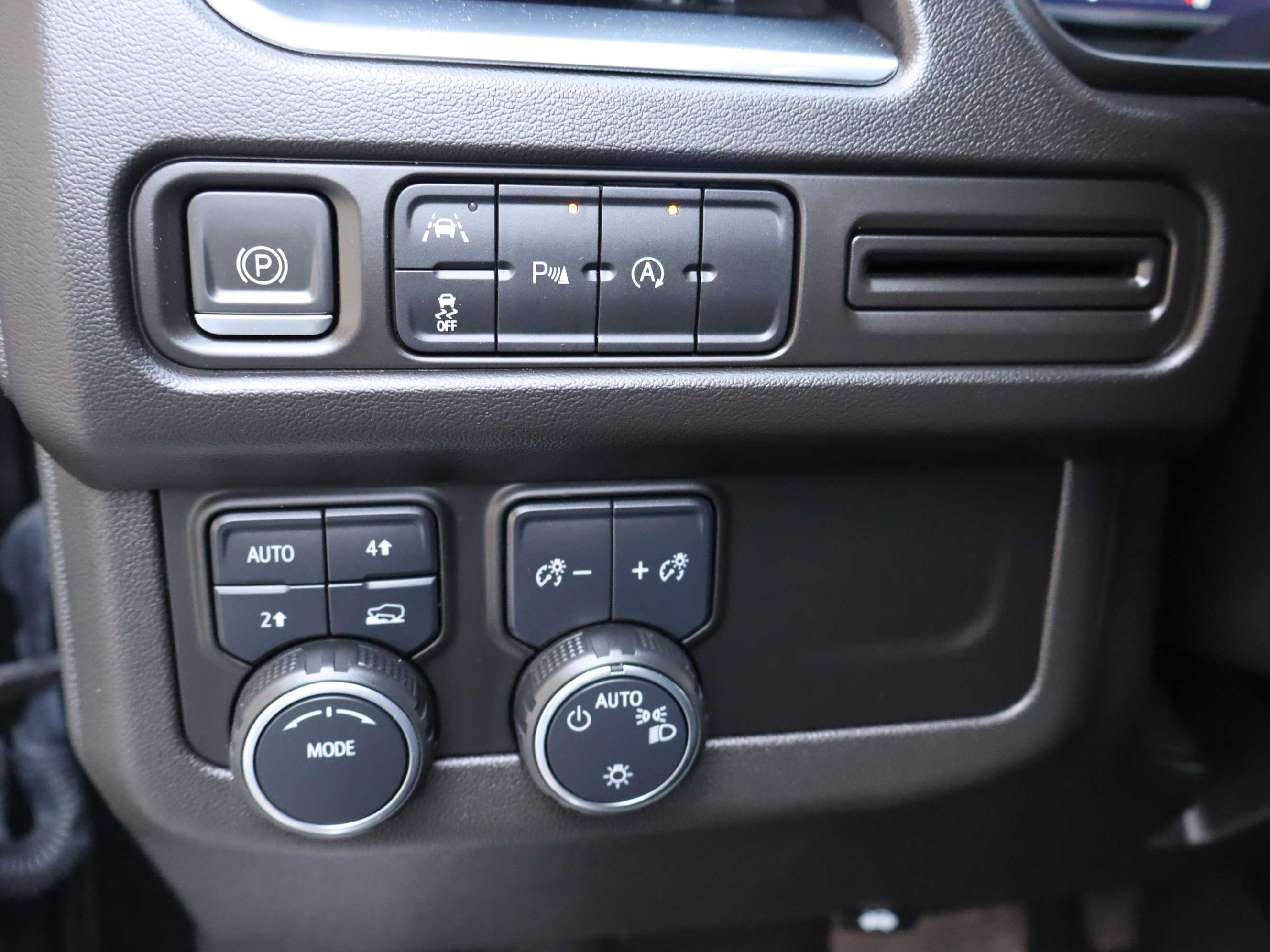 Used 2023 Chevrolet Tahoe RST AWD/4WD image 21