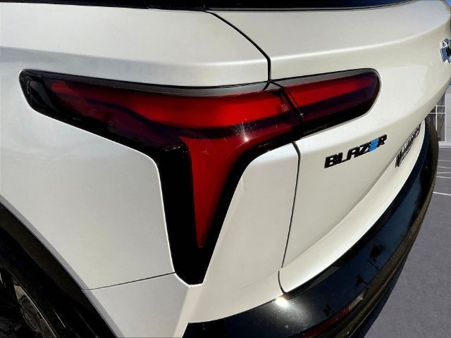 Certified 2024 Chevrolet Blazer EV RS AWD/4WD image 25