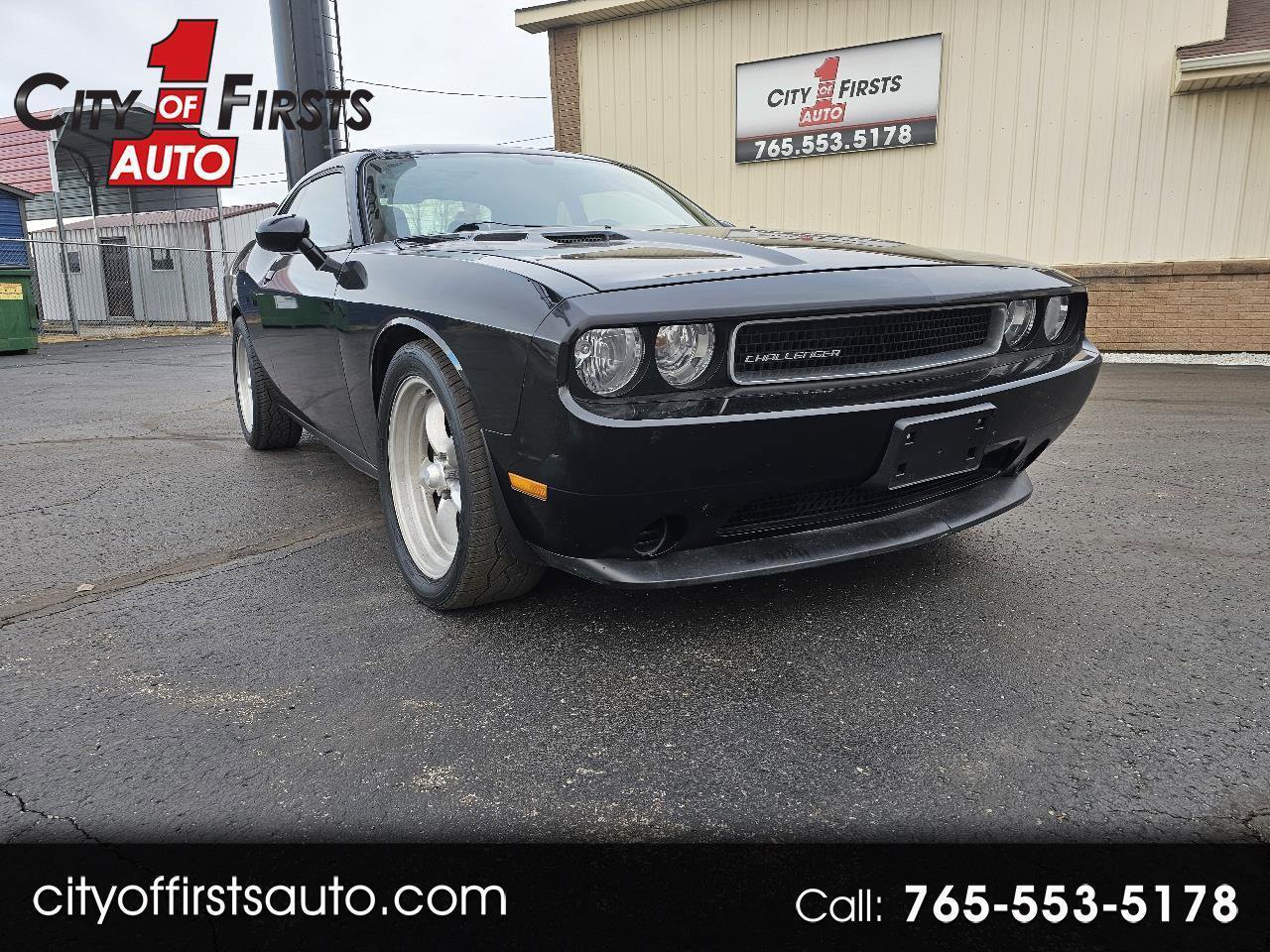 Used 2013 Dodge Challenger SXT image 1