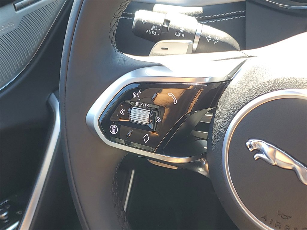 New 2025 Jaguar F-PACE R-Dynamic S image 15