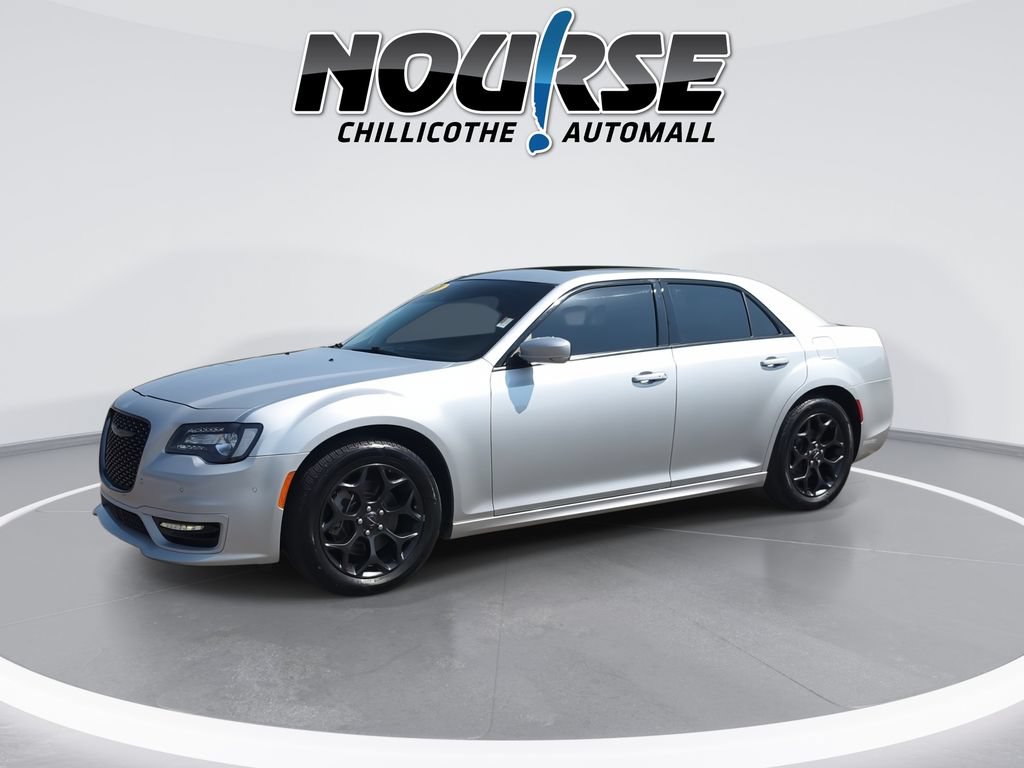 Used 2023 Chrysler 300 Touring L w/ Popular Equipment Group AWD/4WD image 4