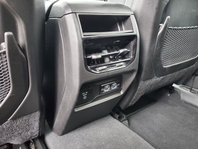 Used 2023 Jeep Grand Cherokee Laredo w/ Luxury Tech Group I image 27