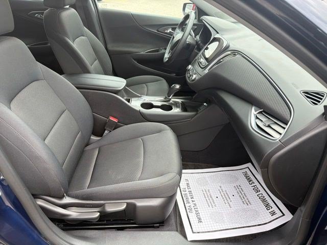 Used 2017 Chevrolet Malibu LT FWD image 20