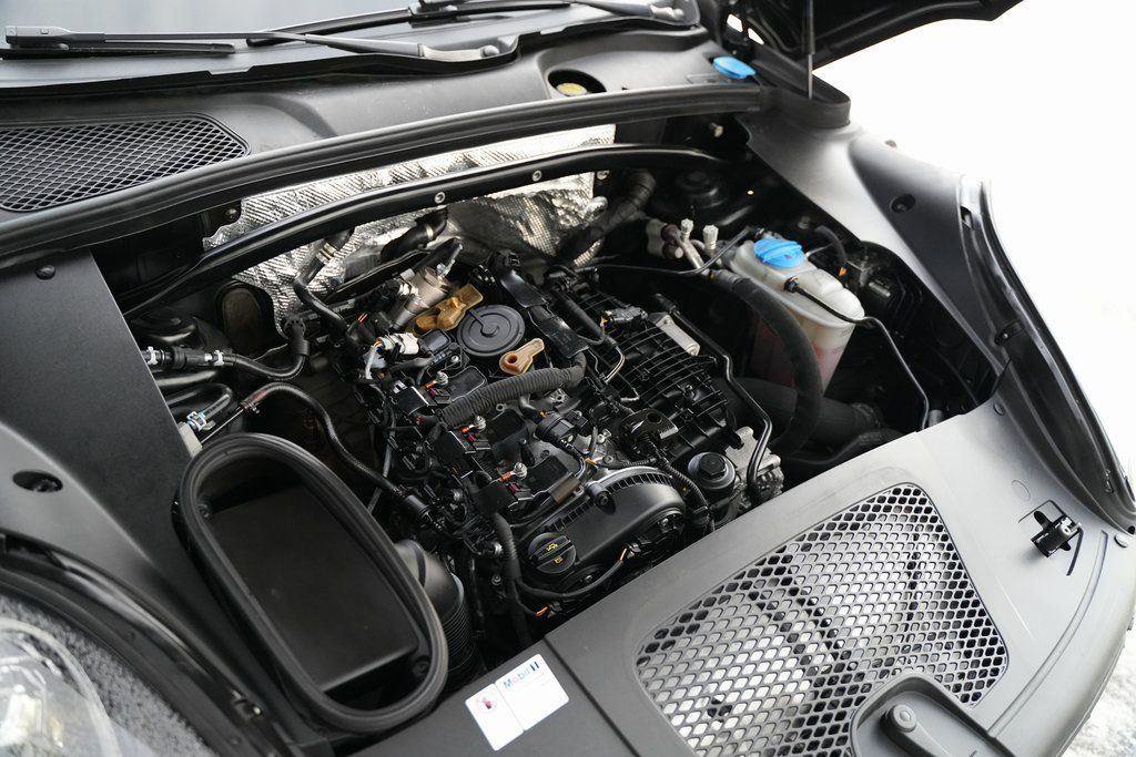 Used 2017 Porsche Macan w/ Driver Memory Package image 75