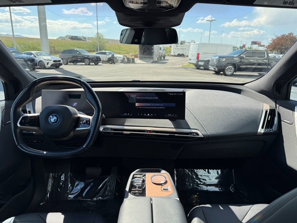 Used 2024 BMW iX xDrive50 w/ Premium Package AWD/4WD image 12