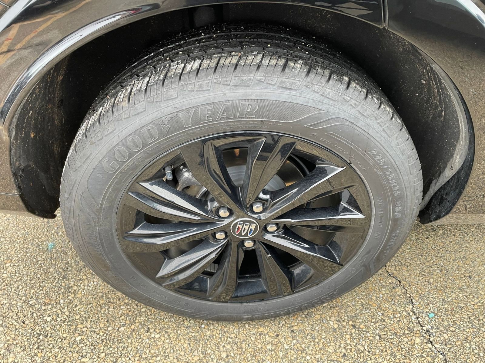 Used 2025 Buick Envista Sport Touring image 29