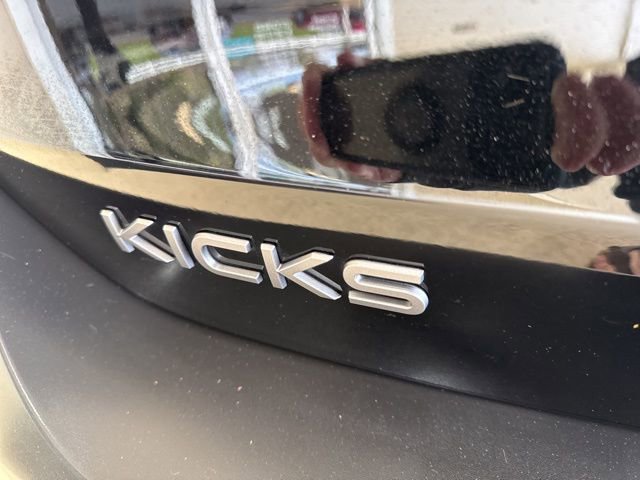 Used 2025 Nissan Kicks SR image 35