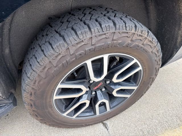 Used 2022 GMC Yukon XL AT4 w/ Max Trailering Package image 4