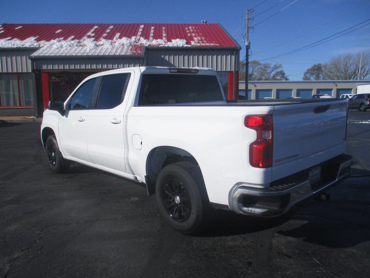 Used 2024 Chevrolet Silverado 1500 LT AWD/4WD image 3