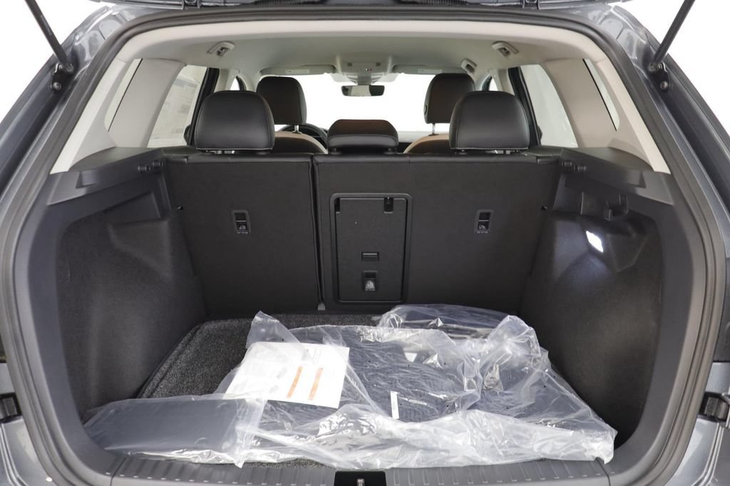 New 2026 Volkswagen Taos SE AWD/4WD image 18