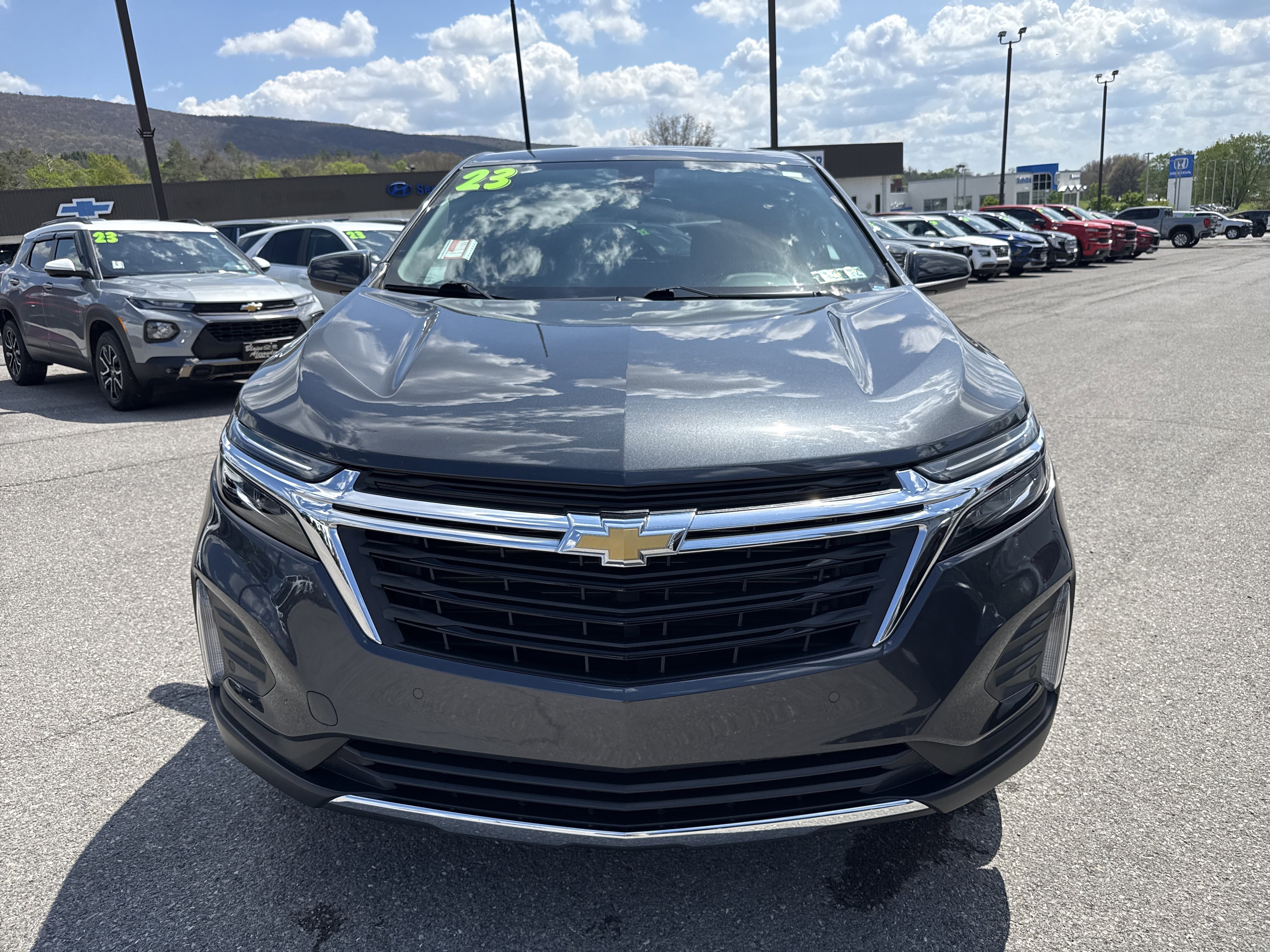 Used 2023 Chevrolet Equinox LT AWD/4WD image 9