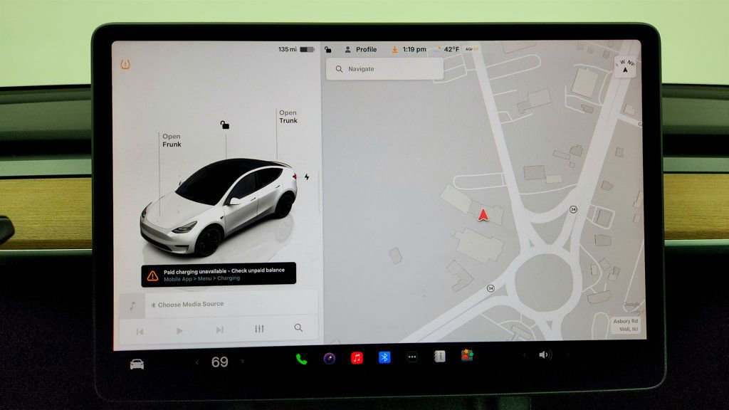 Used 2025 Tesla Model Y Performance image 22