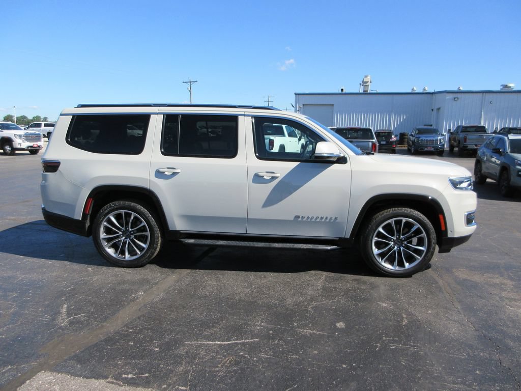 Used 2022 Jeep Wagoneer Series II w/ Premium Group I AWD/4WD image 5