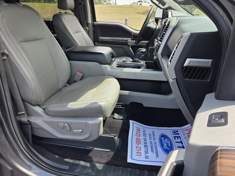 Used 2015 Ford F150 Lariat w/ Equipment Group 502A Luxury AWD/4WD image 14