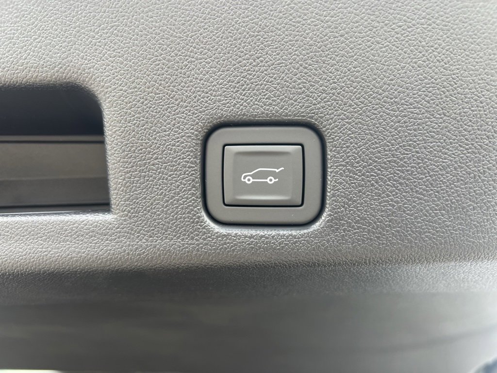 New 2025 Chevrolet Traverse LT image 35