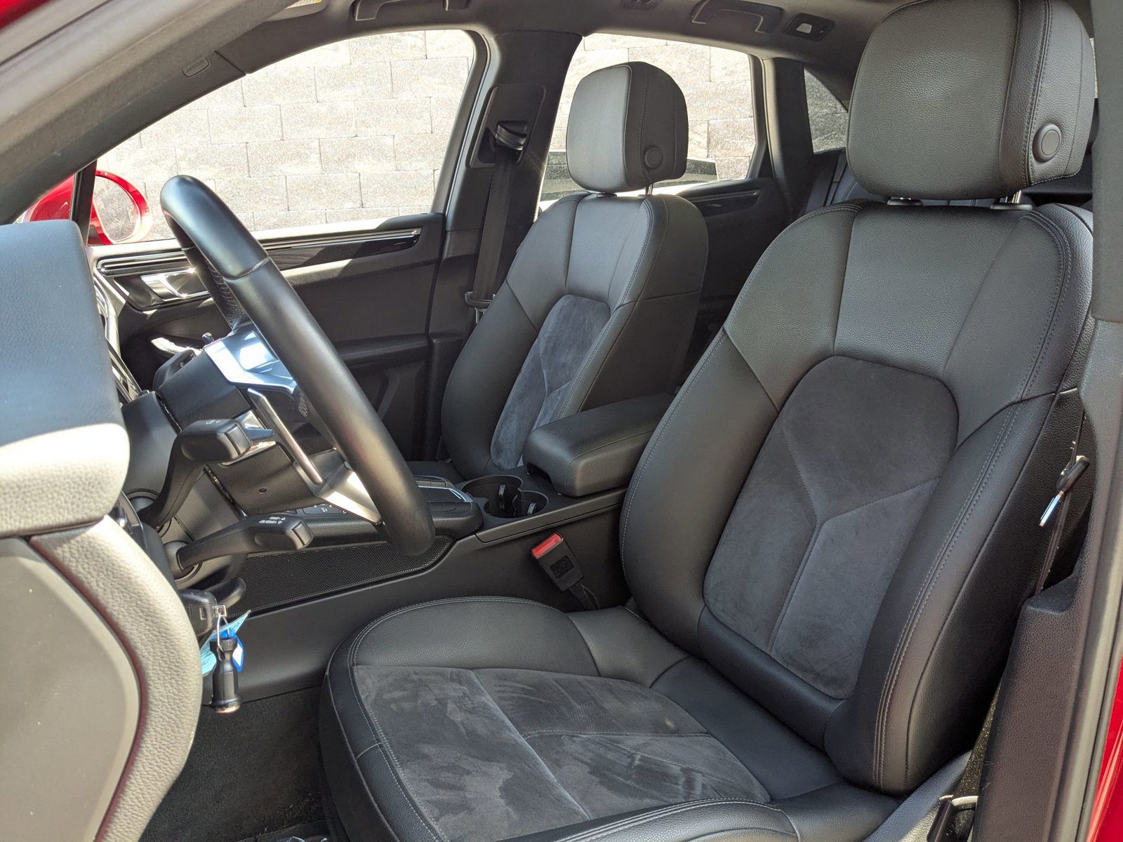 Used 2018 Porsche Macan image 5