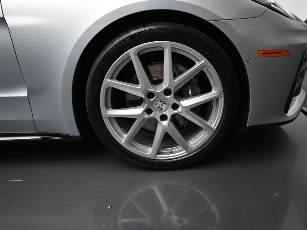 Certified 2024 Porsche Panamera image 29