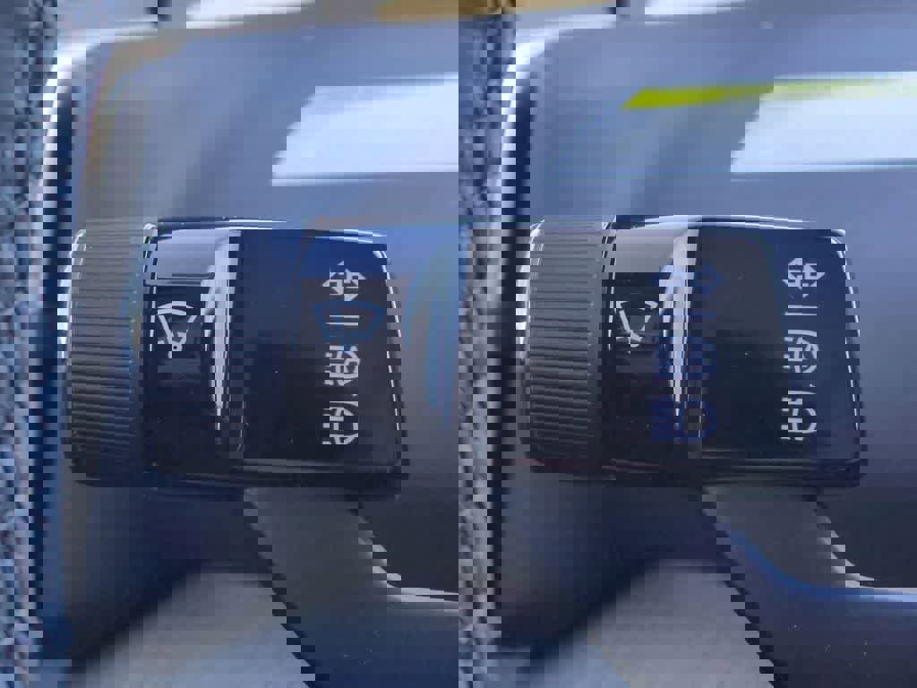 New 2025 Volvo EX30 Plus w/ Protection Package Premier image 25