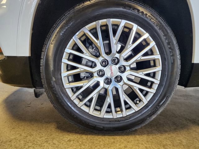 Certified 2025 GMC Acadia Denali w/ LPO, Floor Liner Package AWD/4WD image 9