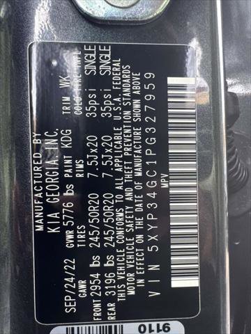 Used 2023 Kia Telluride EX w/ EX Captain's Chair Package image 17