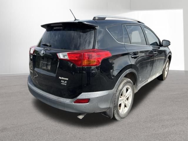 Used 2014 Toyota RAV4 XLE AWD/4WD image 4