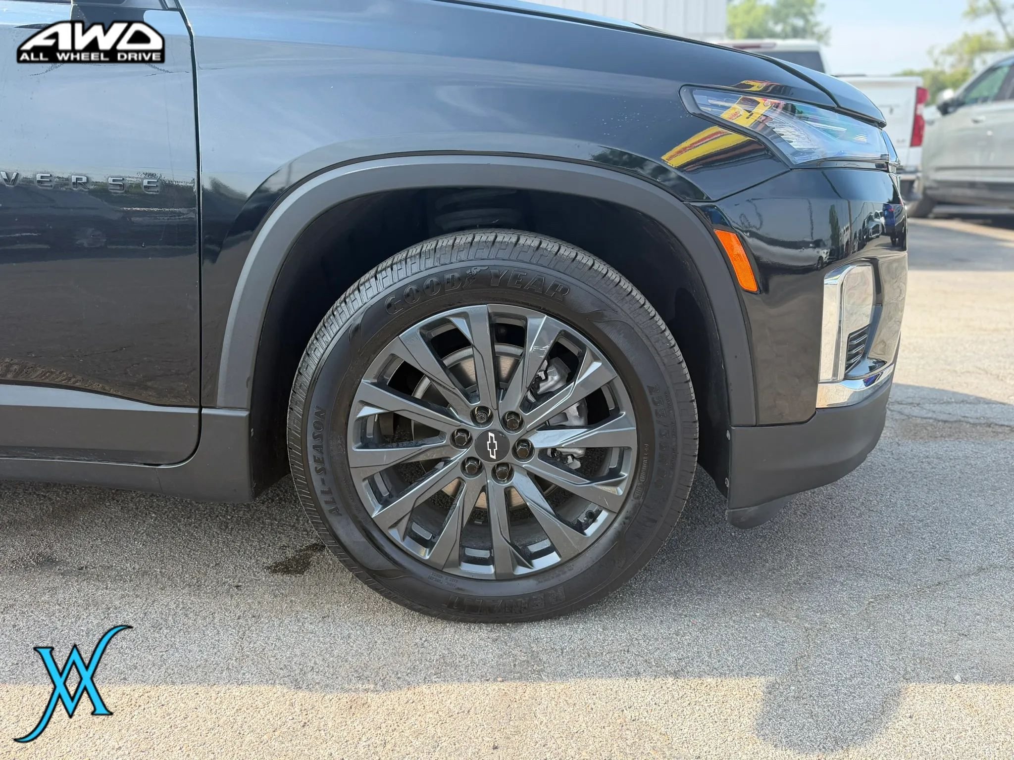 Used 2023 Chevrolet Traverse RS w/ LPO, Floor Liner Package AWD/4WD image 9