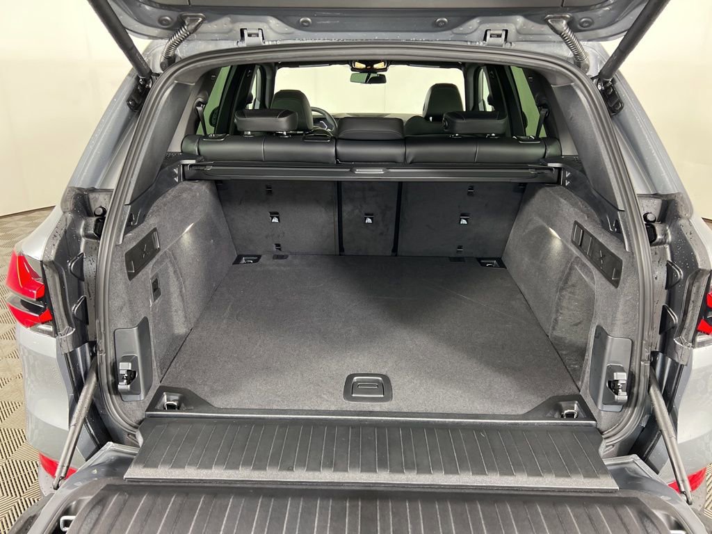 New 2026 BMW X5 xDrive40i w/ Parking Assistance Package image 13