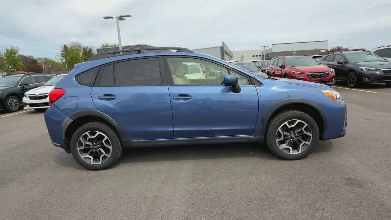 Used 2017 Subaru Crosstrek 2.0i Premium w/ Moonroof Package AWD/4WD image 9