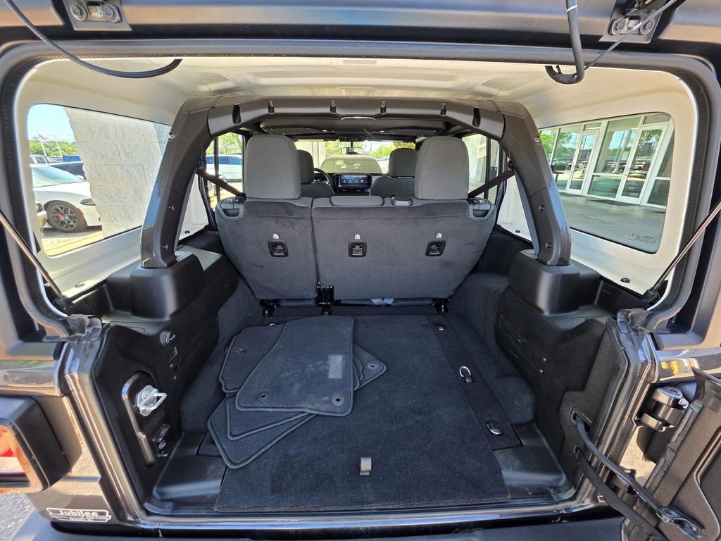 Used 2024 Jeep Wrangler Unlimited Sport AWD/4WD image 12